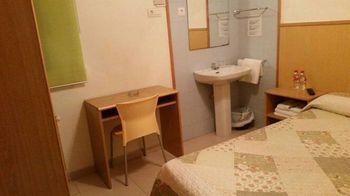 Bestprice Stadium Guest house *